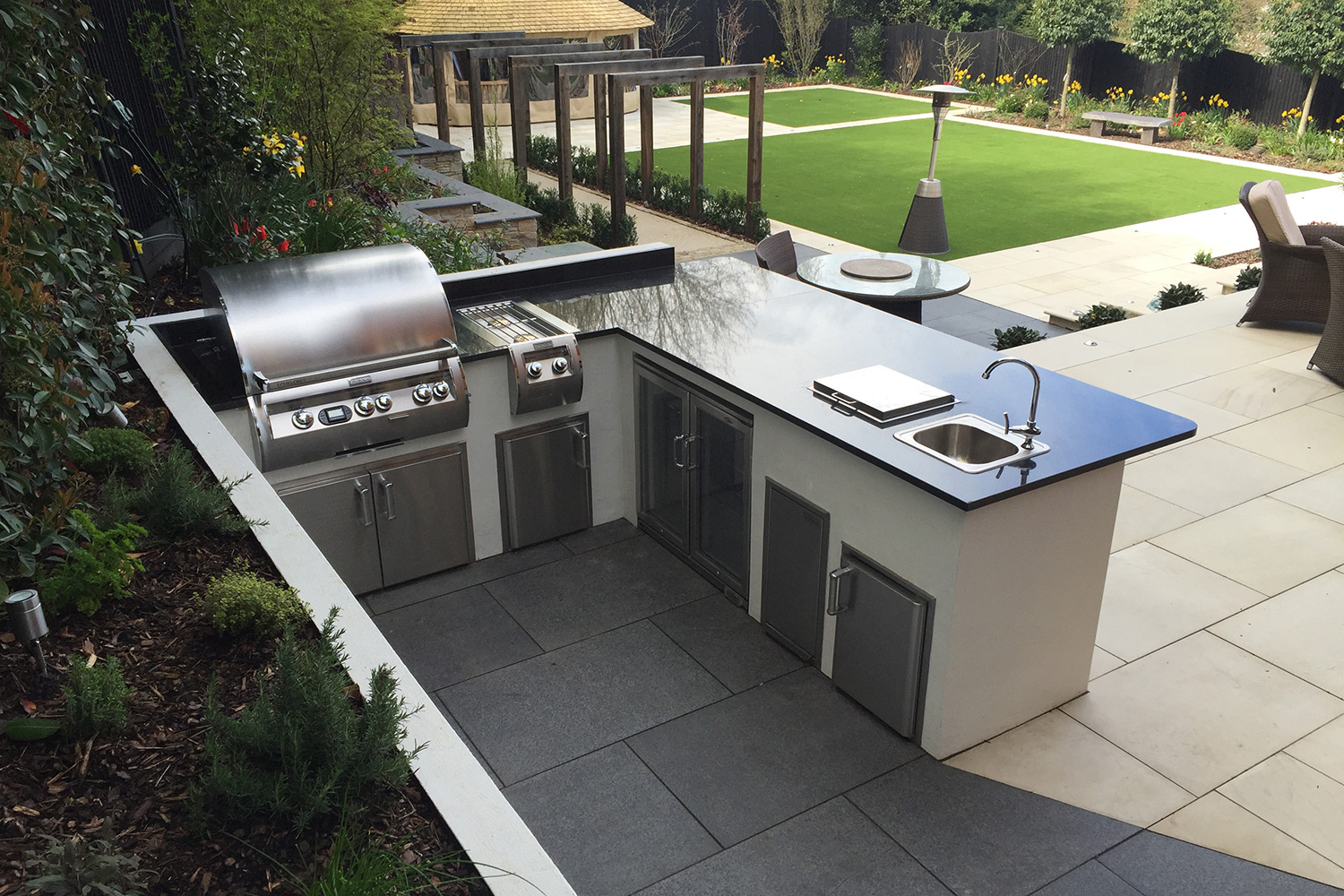 Outdoor Kitchens Built In Bbqs By Fire Magic