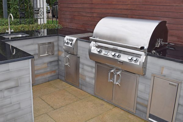 Barry Law Echelon Outdoor Kitchen